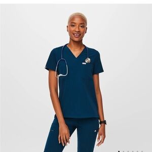 Figs Catarina one pocket scrub top Size XS worn 2x